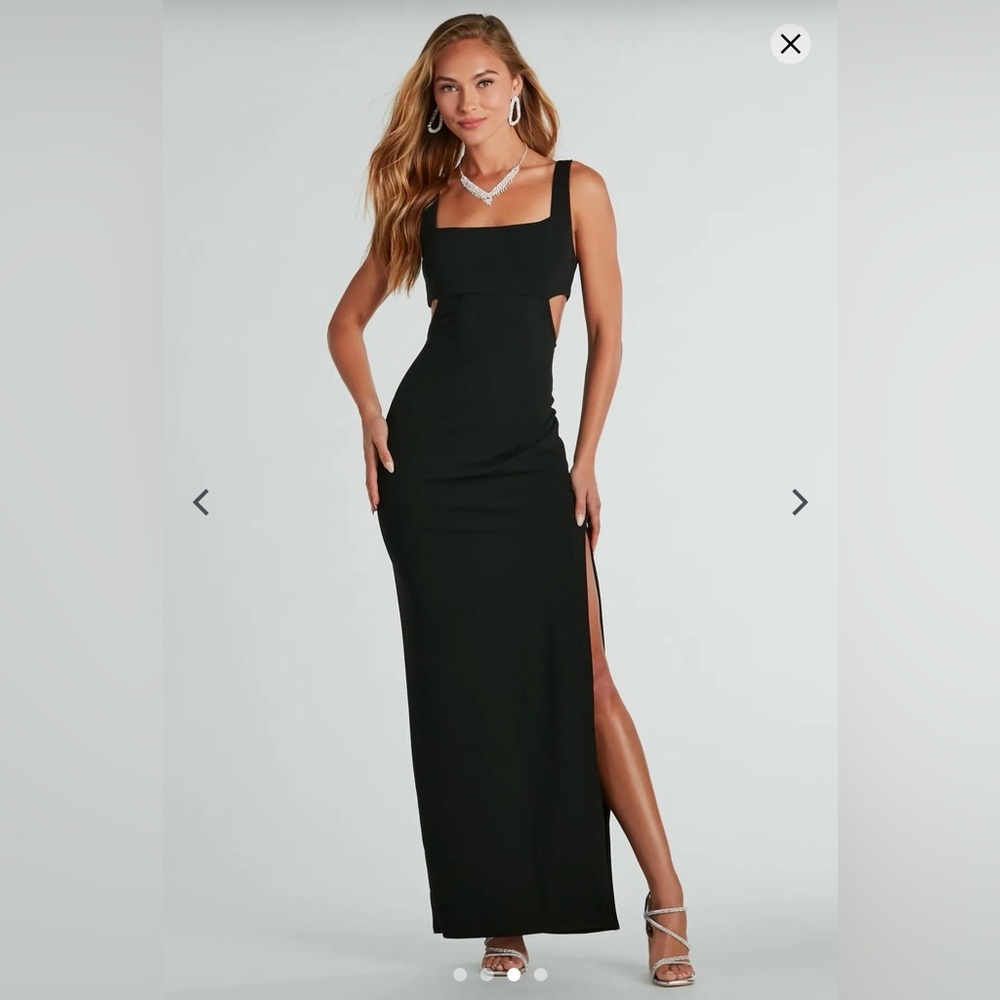 Windsor - Quinn Cutout High Slit Crepe
Formal Dress
